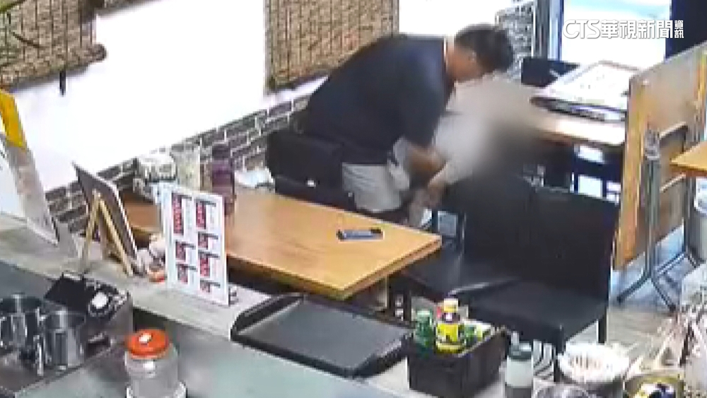 3歲兒吃糖果噎到　父「哈姆立克法」即刻救援