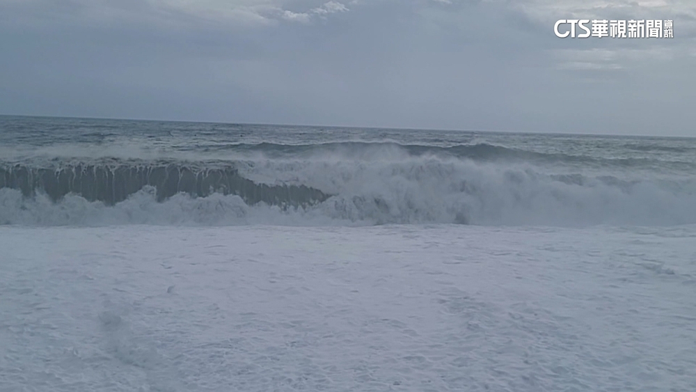 瑪娃颱風龜步走　台東.蘭嶼驚見駭人6米巨浪