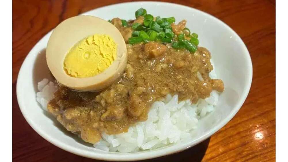 日本台灣展覽驚見勾芡「滷肉飯」？　全網崩潰喊：這才不是滷肉飯！