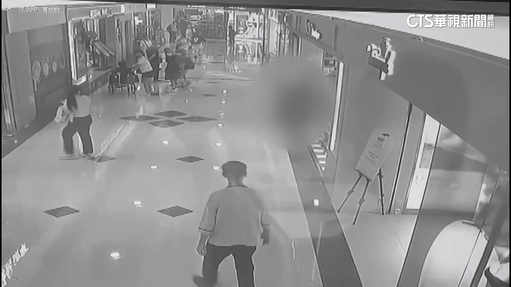 香港廣場疑情殺！　男殺紅眼狂砍34刀2人不治