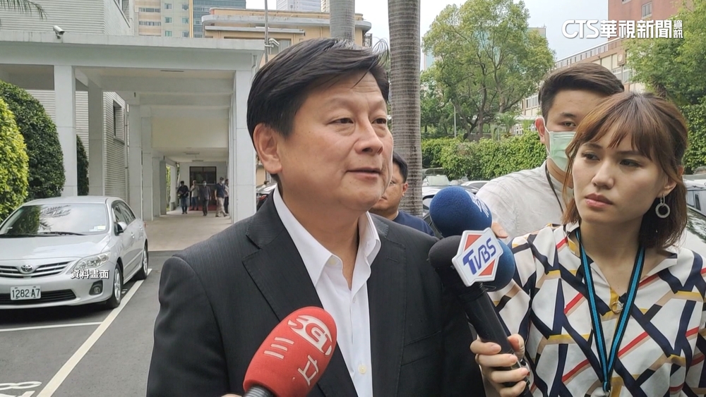 遭媒體人控「拉手.抱頭.親吻」　傅崐萁：從未性騷女性