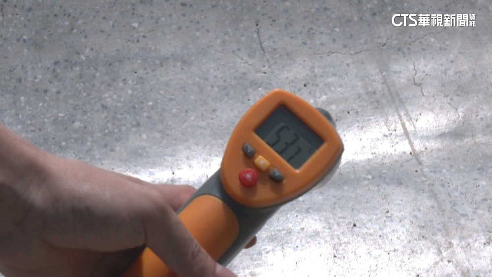 高溫曝晒！　室外遊具測出50度　溜滑梯變燙肉