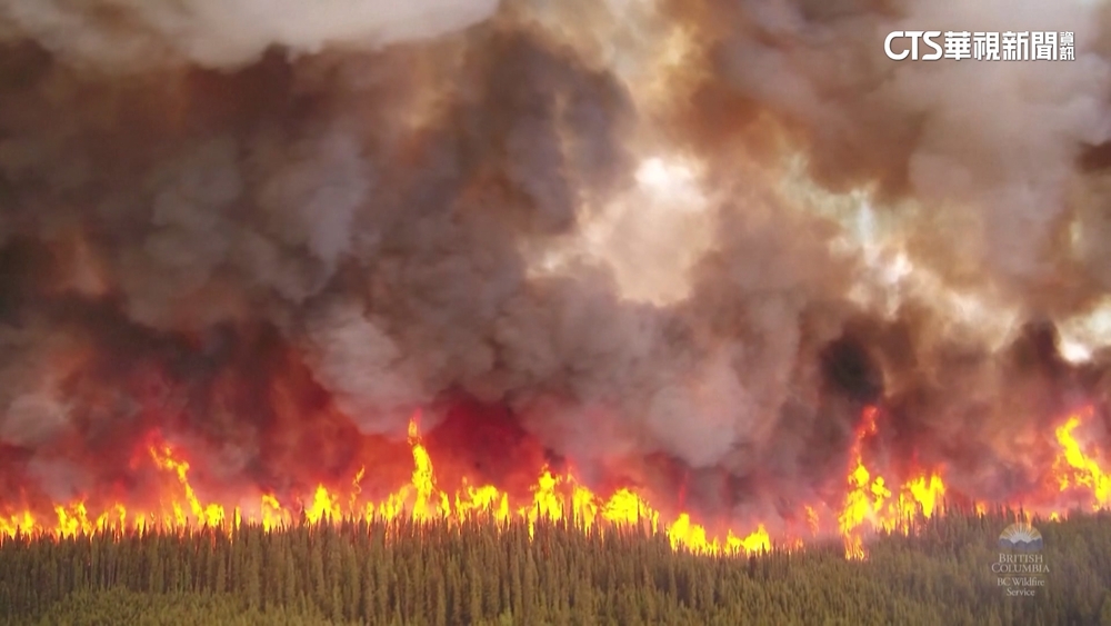 加國西部野火燒不停　當局「以火攻火」防蔓延