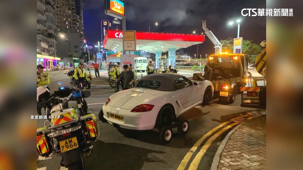 掛車牌「US8964」　港人六四開上街遭警扣車