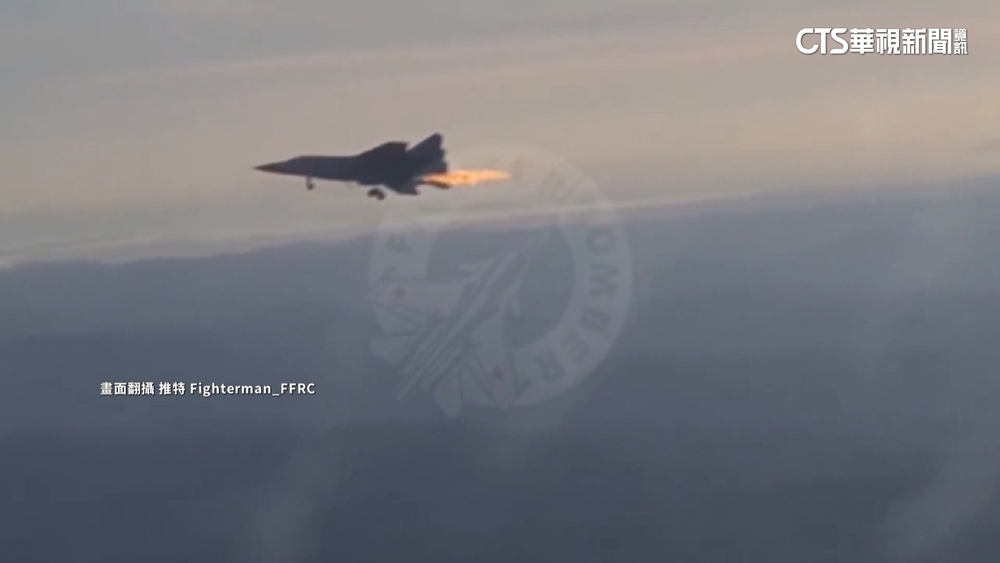 俄軍MiG-31戰機墜毀　飛行員急彈射活命
