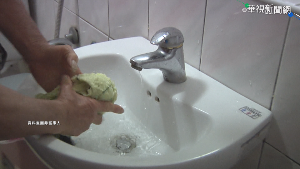 「抹布水煮麵」比馬桶還髒？　專家曝「2步驟」正確清潔抹布