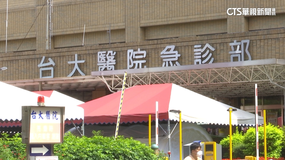 第四波疫情升溫！　醫曝台大急診等床「排到電梯口」