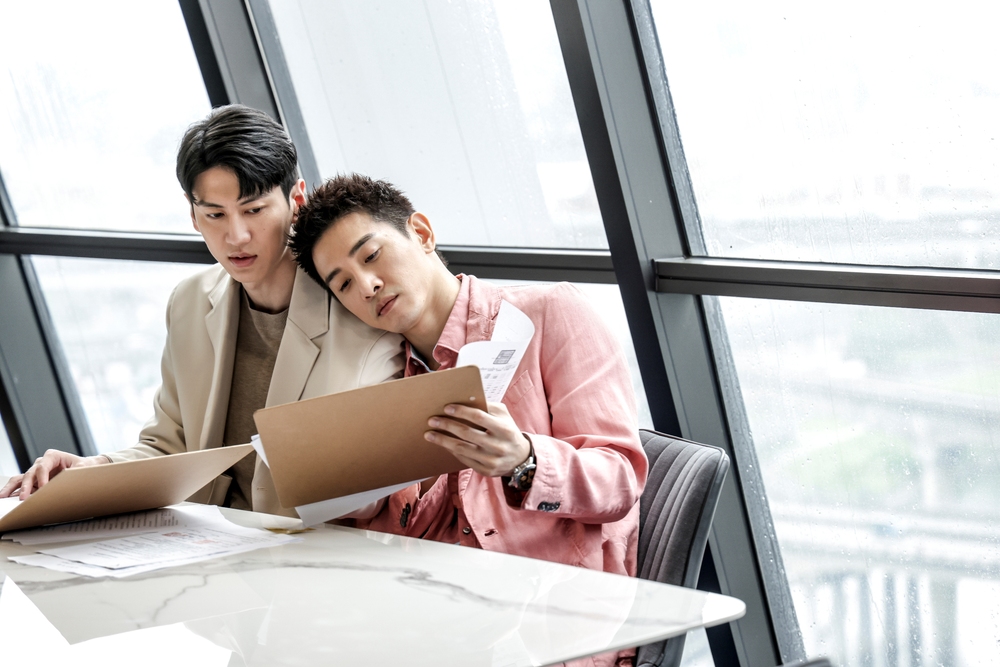 《鬼之執行長》張立昂、孫沁岳男男照流出 上演辦公室BL劇情?