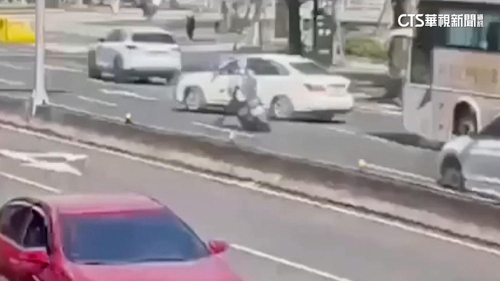 北市客委會專員酒駕撞傷人　懲戒法院降級改敘