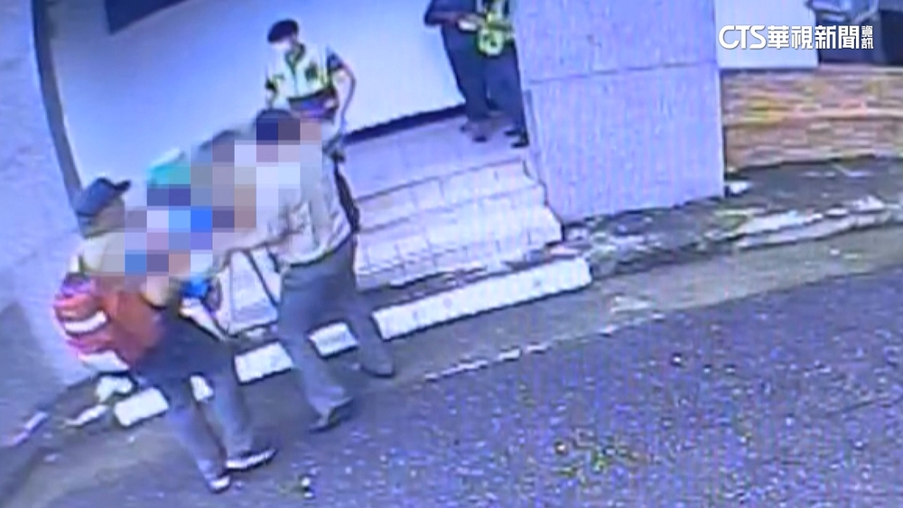 洗冷氣遭高壓電擊！　工人「180公分高處」摔落命危