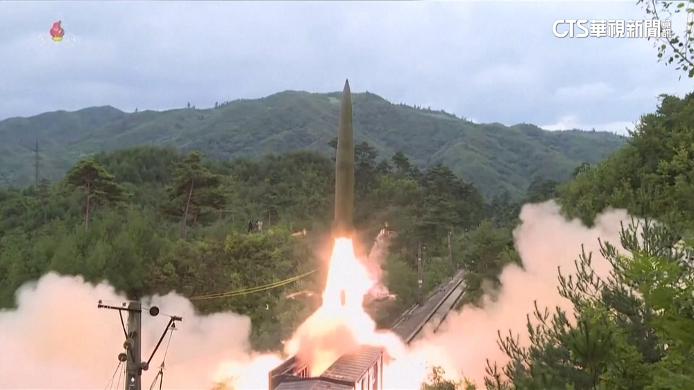 抗議美韓聯合軍演　北韓罕見晚上射2彈