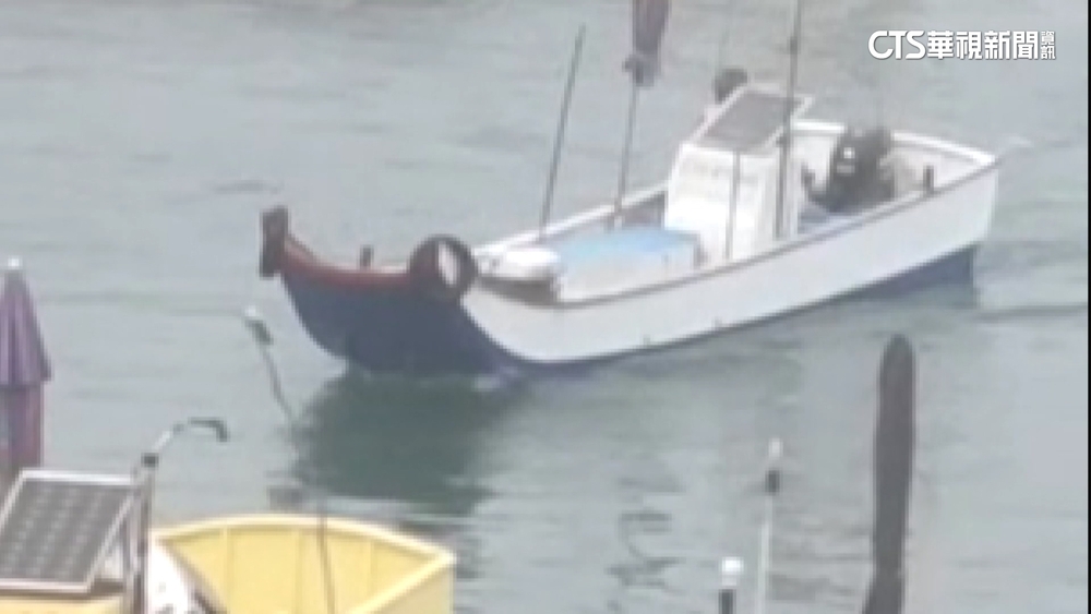 驚險！小琉球潛客潛水不到5秒...漁船從頭頂過