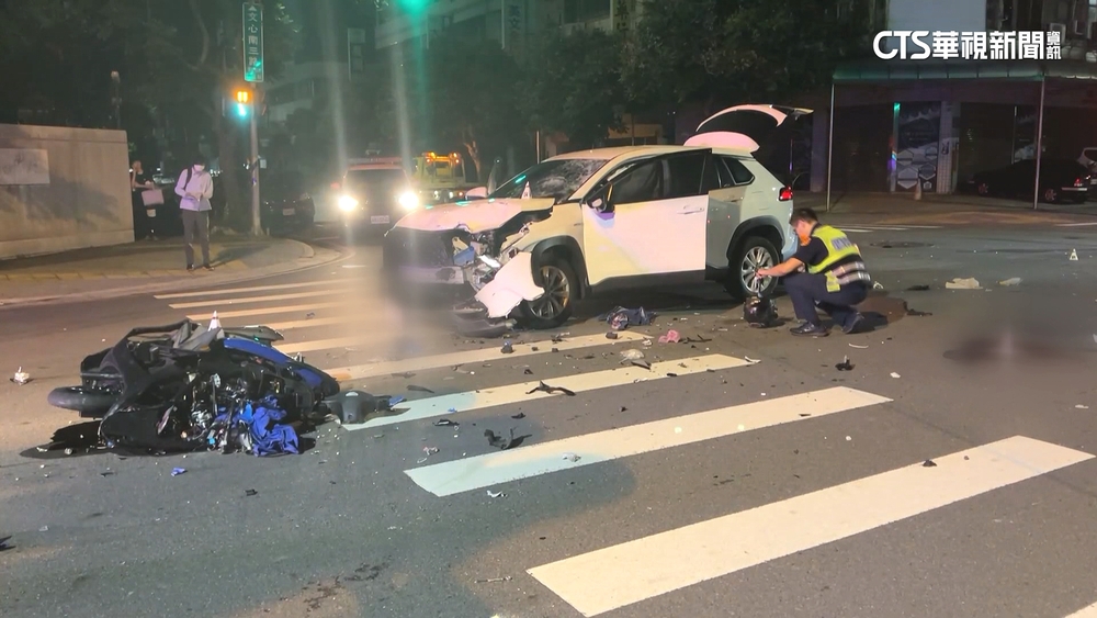 零件四散！與多元計程車衝撞　外送員不治