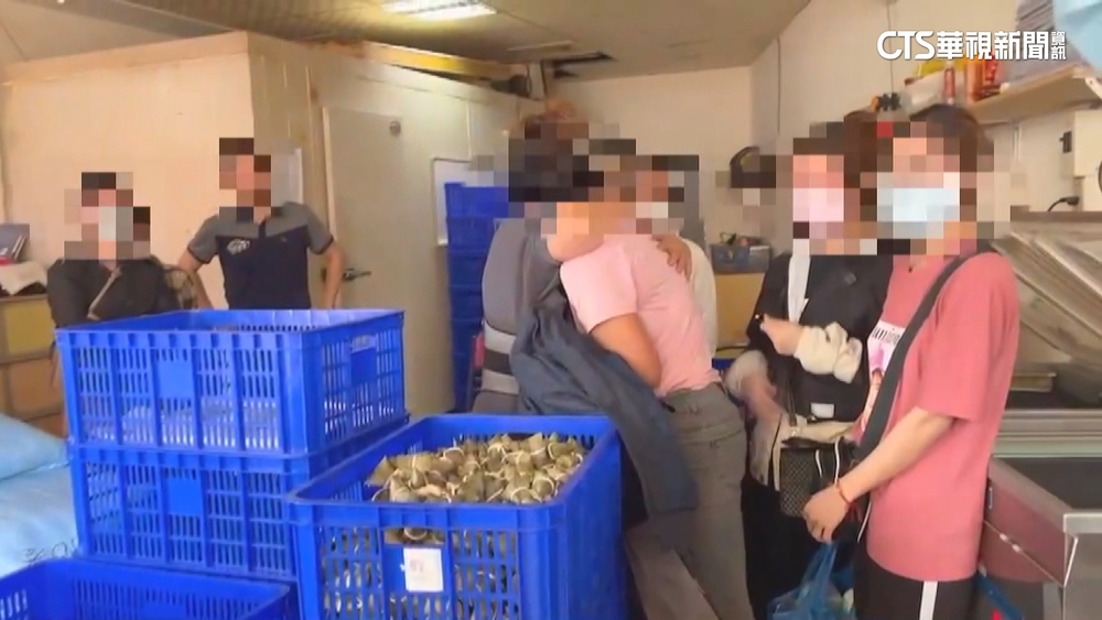 民宅飄粽香！　揪11移工非法包粽　遣返痛哭
