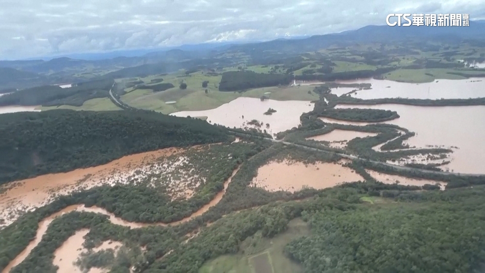 溫帶氣旋襲巴西釀12死　救難隊空中救援