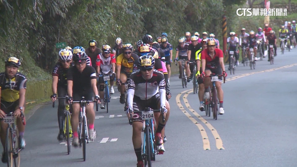 必塞爆！合歡山千人自行車賽　逢端午連假挨轟