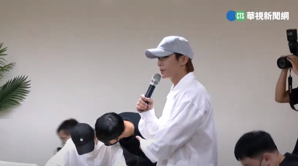 耀樂指控炎亞綸偷拍外流不雅片 炎亞綸親臨記者會鞠躬道歉