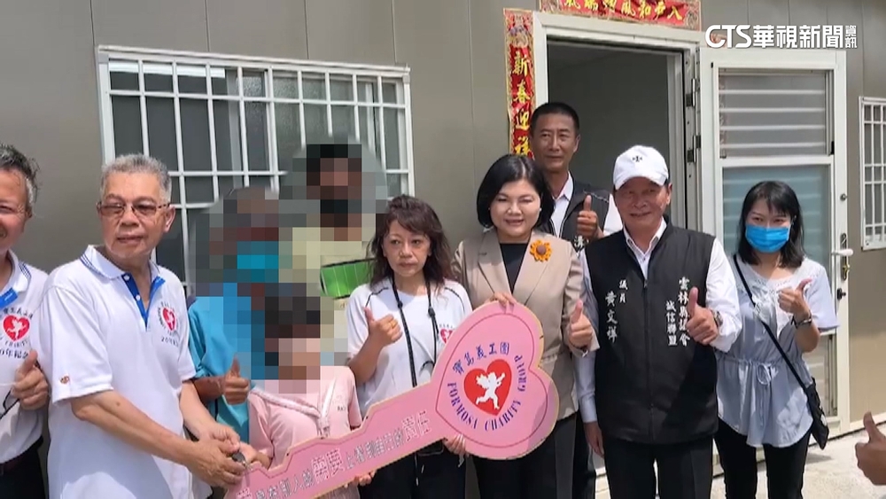 不忍清貧小學生蘇小妹住破屋　義工團幫蓋新家