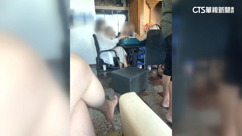 小琉球包棟民宿　員工打麻將還擅闖　遊客：太扯