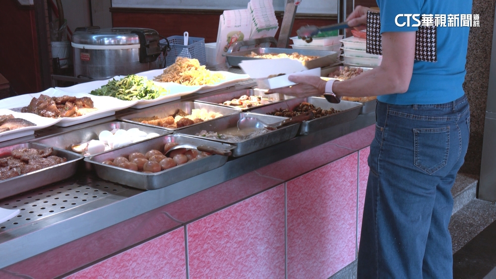 自助餐「只夾7樣菜」120元嫌貴　業者：算錯一定退