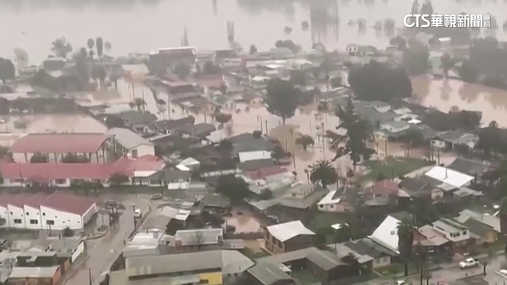 智利10年來罕見豪雨　逾1萬人受困　至少2死