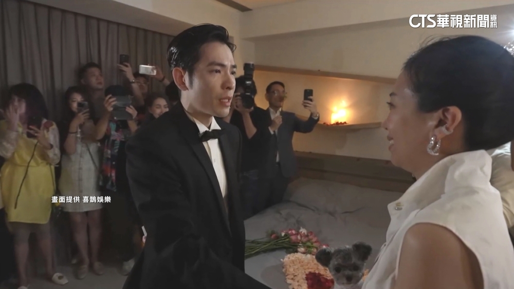 祕戀經紀人16年　蕭敬騰飆淚下跪求婚成功