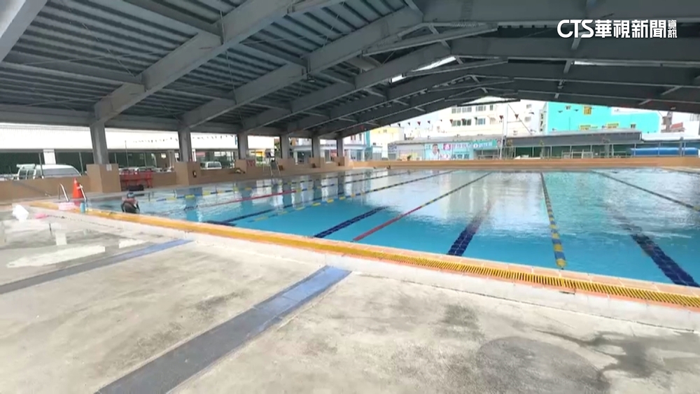 天熱想消暑？　3國中生深夜闖恆春鎮立泳池游泳
