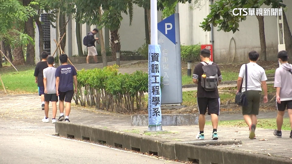 政院拍板學費補助　私大生3.5萬.高中職全免