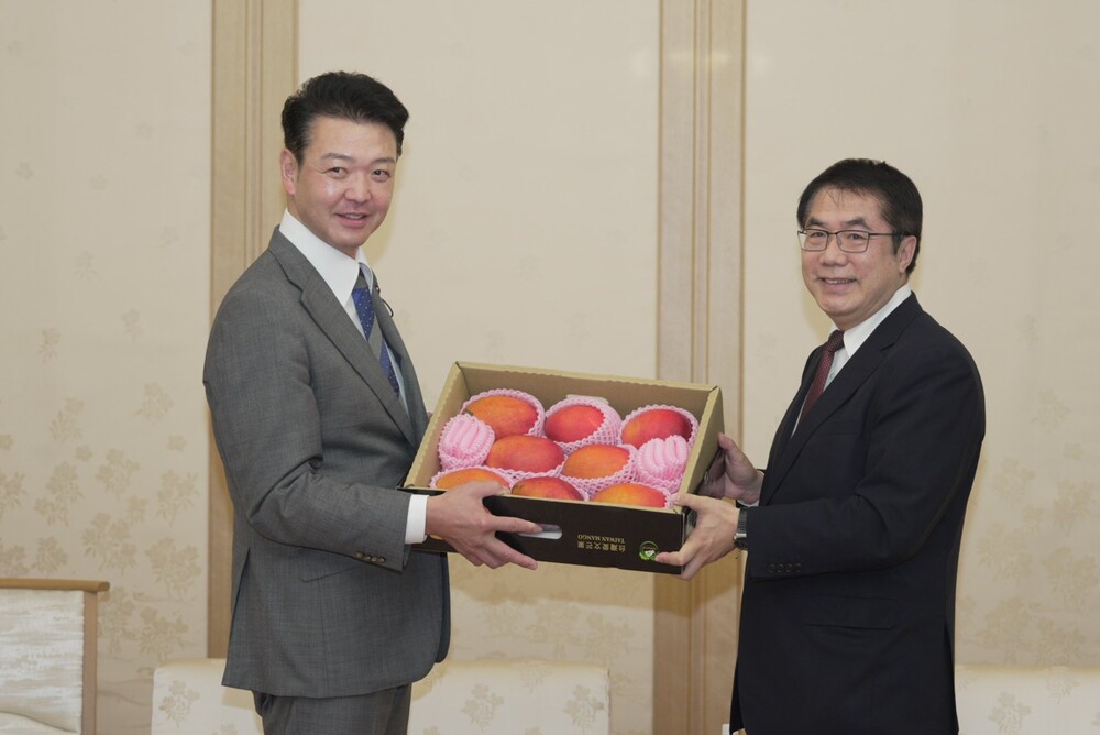 黃偉哲拜會群馬縣議長 期盼疫情後深化多方面交流