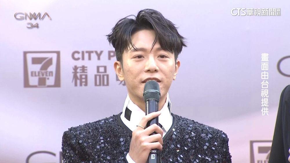 首度主持金曲！　韋禮安紅毯亮相坦言「很緊張」