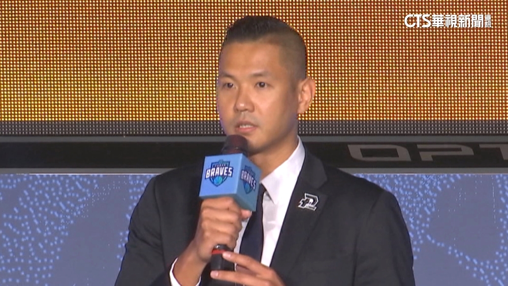 暫離PLG執行長　陳建州悄改簡介「永遠的球迷」