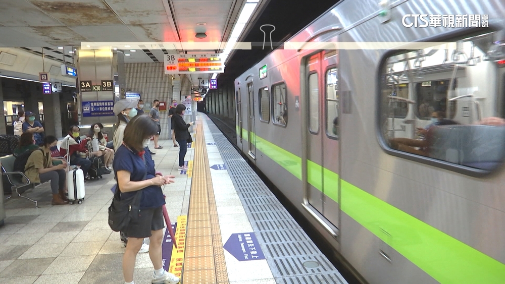 TPASS「誤闖閘門.跨區乘車」狀況多　交長：加強宣導