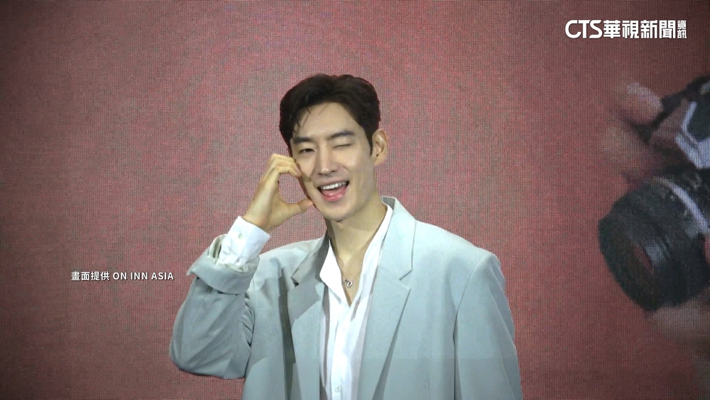 「模範計程車」韓星李帝勳來台　見面會比愛心放電