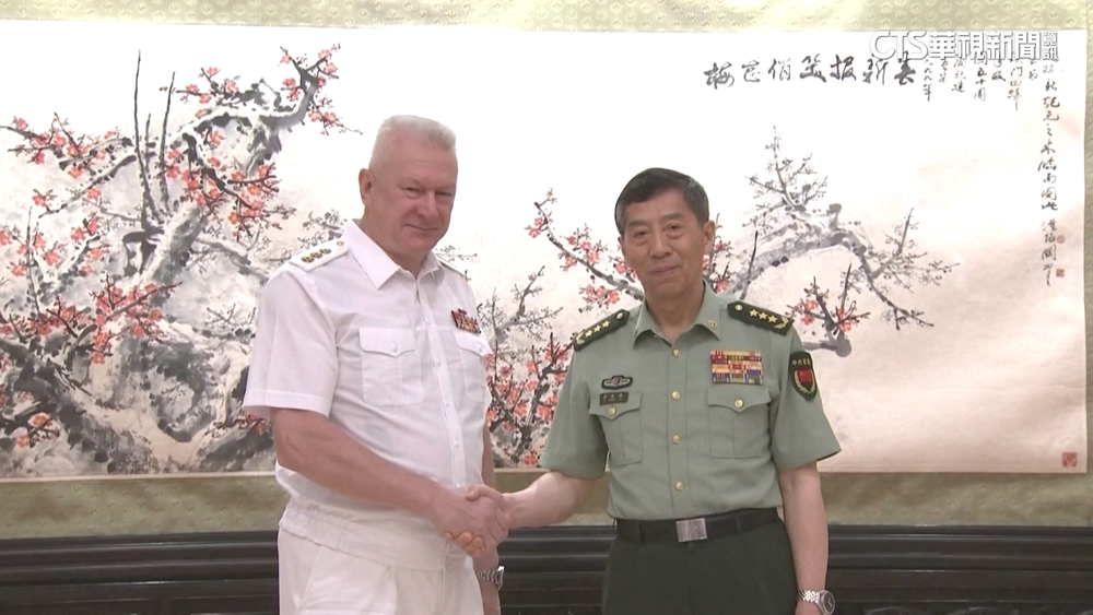 牽制美日？　俄海軍總司令與中防長會談