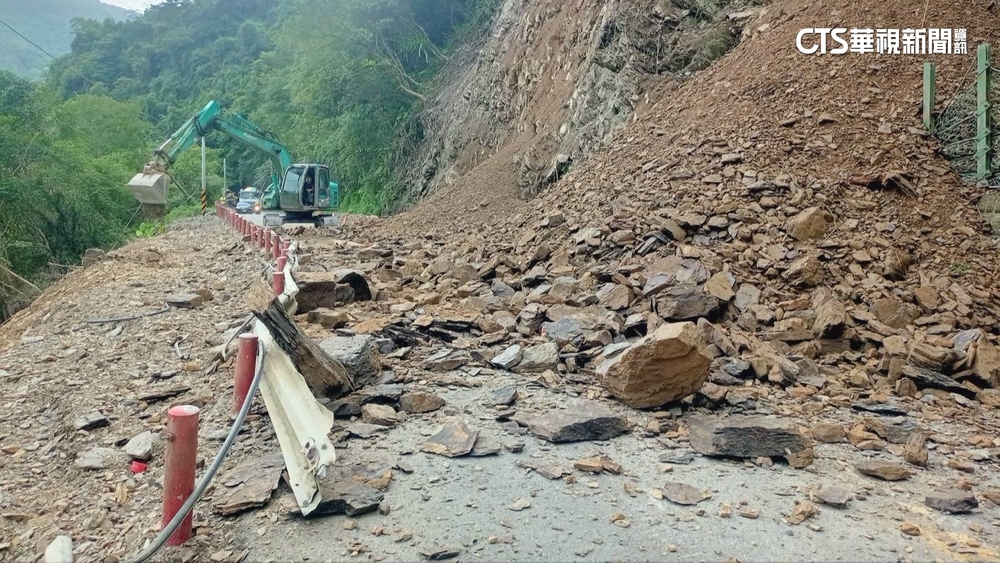 宜蘭太平山「宜專一線」又坍方！　54輛車一度受困