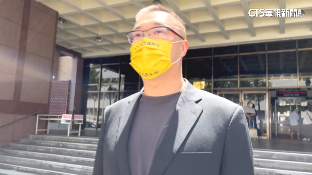 涉強吻鍾沛君　朱學恒「告發自己」北檢應訊