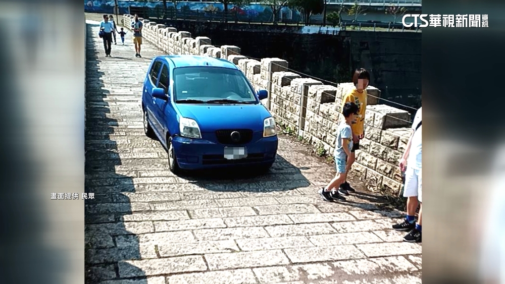 汽機車硬闖南投古蹟「糯米橋」　公所追車牌開鍘