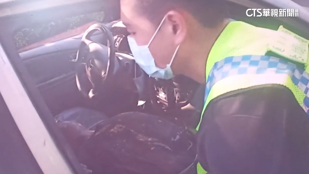 高溫引發熱急症　男倒臥車內全身發熱抽搐