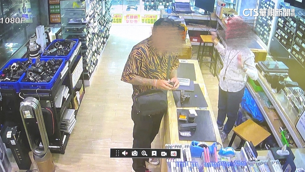 女老師炫耀父送「無限卡」　同事忌妒偷走盜刷32萬