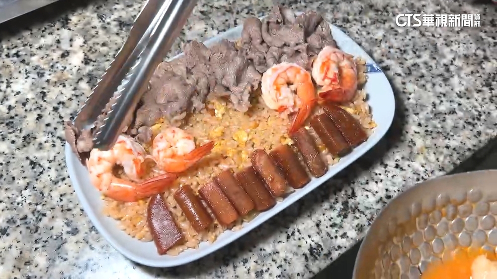 300元炒飯店發文　疑暗諷「阿堂鹹粥」賠本說