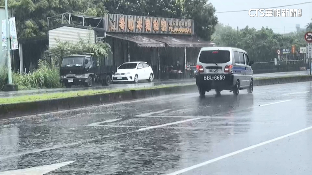 全台各地高溫仍超過35度！水氣增多、午後雷雨明顯 週末雨區將擴大