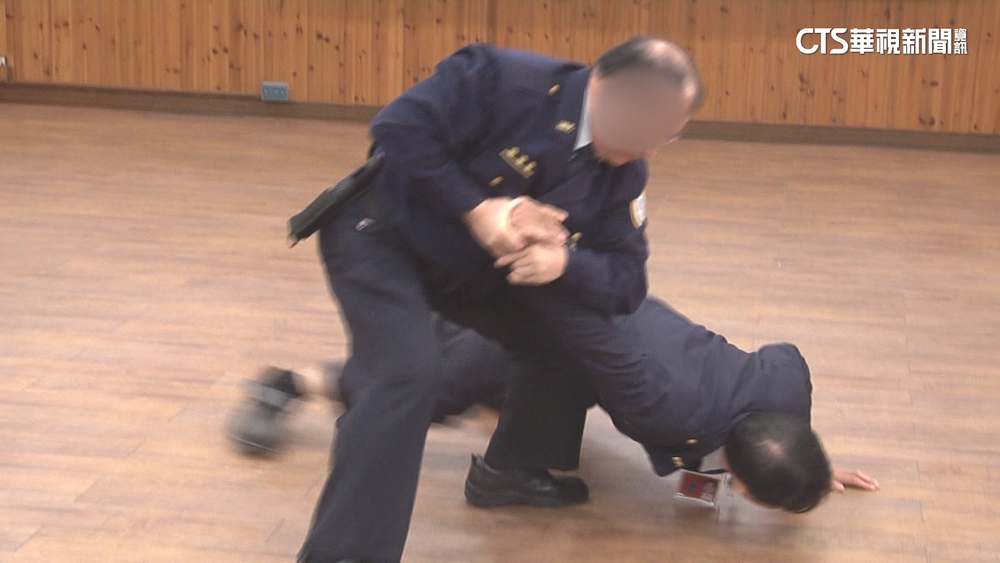 「花監葉問」涉嫌性侵未成年少女　羈押禁見獲准