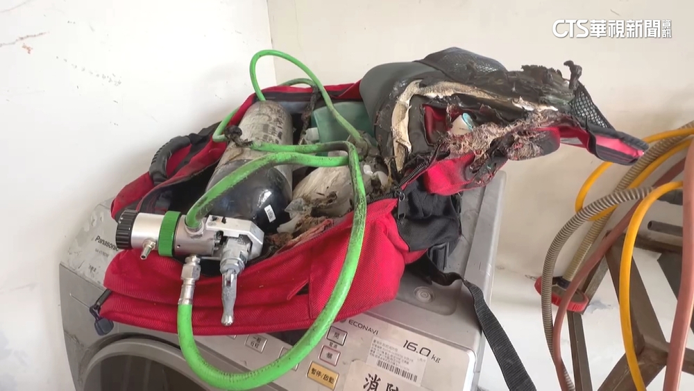 「氧氣瓶管線」洩漏遇靜電爆炸　消防員5%二度灼傷