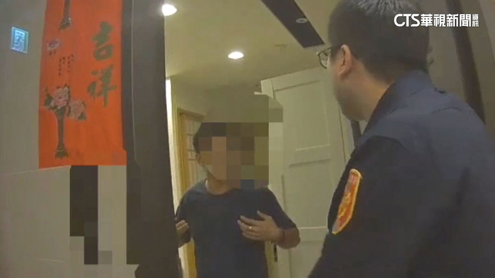 男與妻吵架持刀對峙　所長飛撲壓制.右髕骨斷3塊