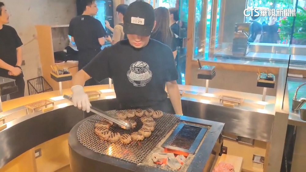 日本炭烤漢堡排店首來台　上百人夜宿排隊搶頭香