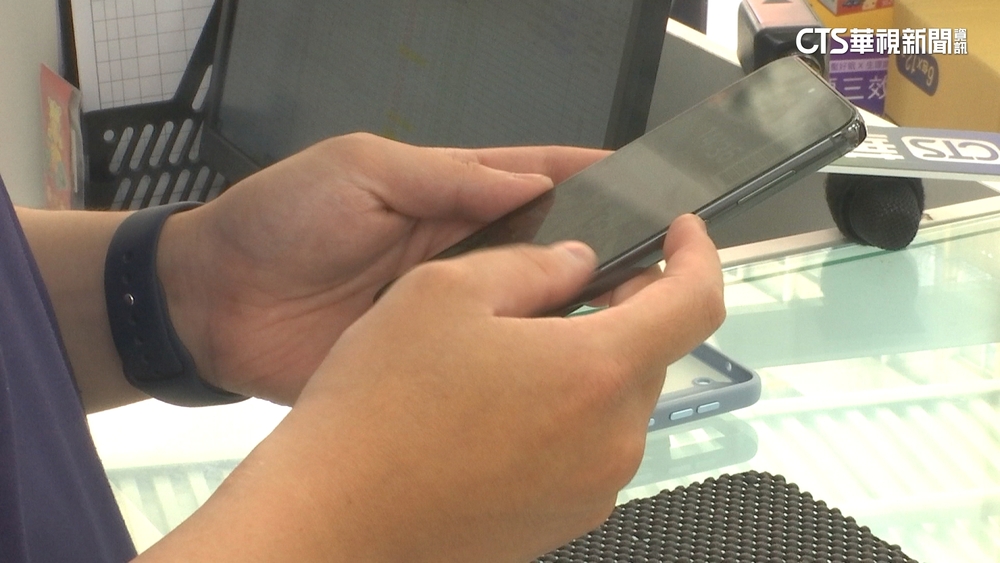 保固資格誰判斷？　通訊行僅查外觀　原廠說了算