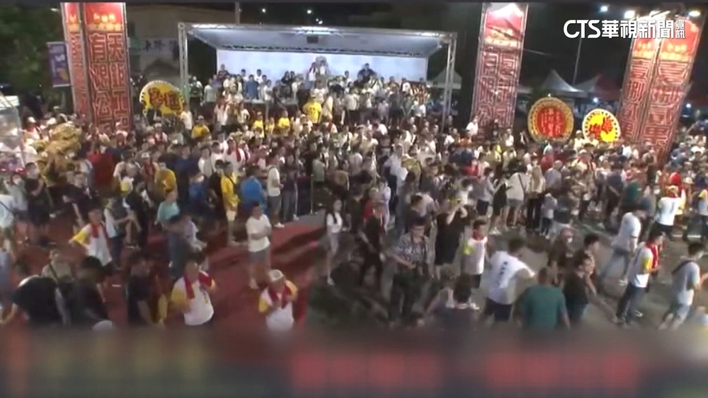 嘉義金虎爺遶境突驚爆！　巨響竄煙「飆升28傷」