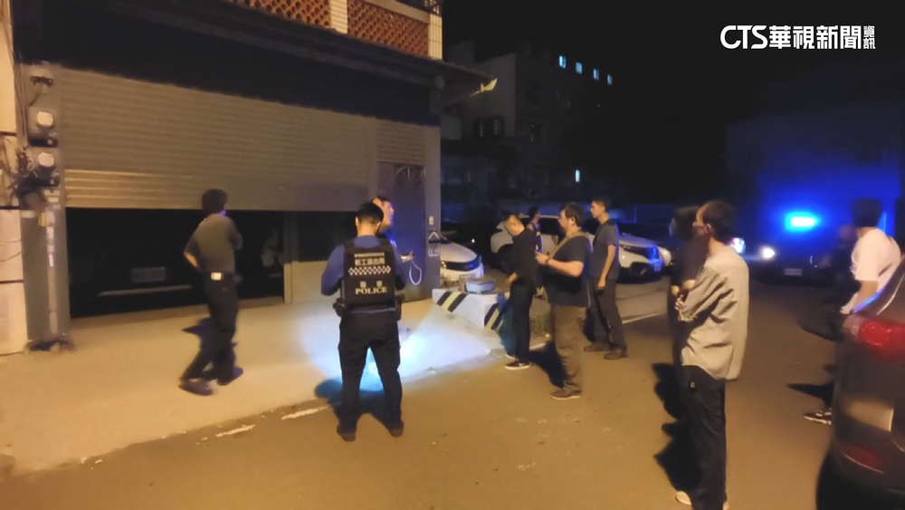 疑不滿遭出賣...　移工怒砍同鄉與警趁亂逃