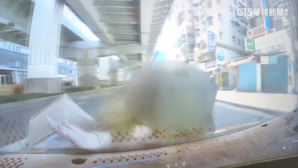 愛妻遭小黃撞亡！　夫控：政策殺人「聽障高齡」釀禍