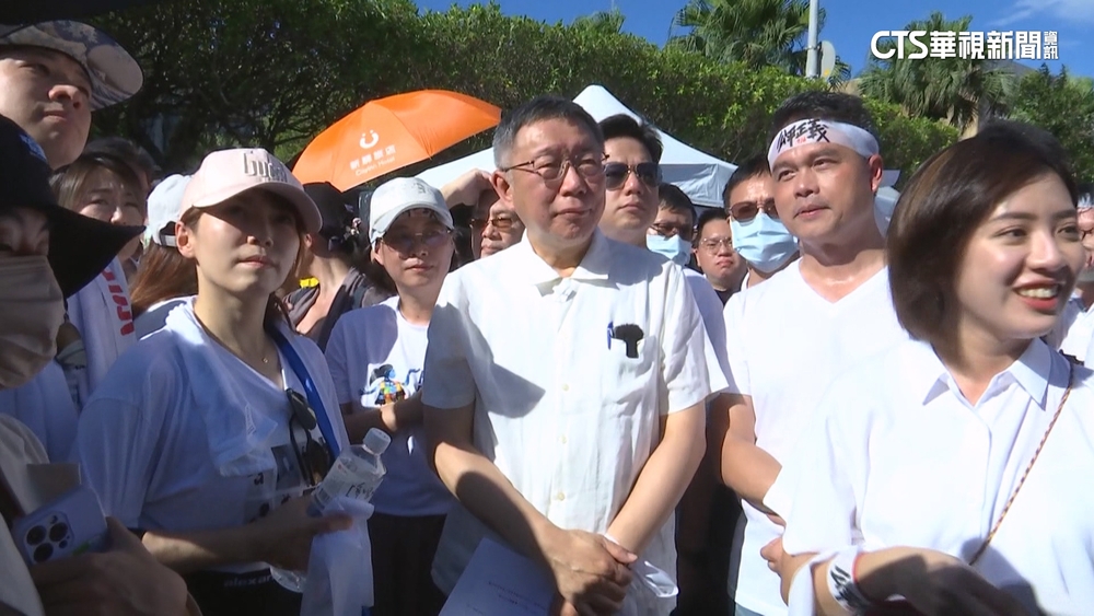 柯民調下降近3%　年輕女性支持度下滑11.46%